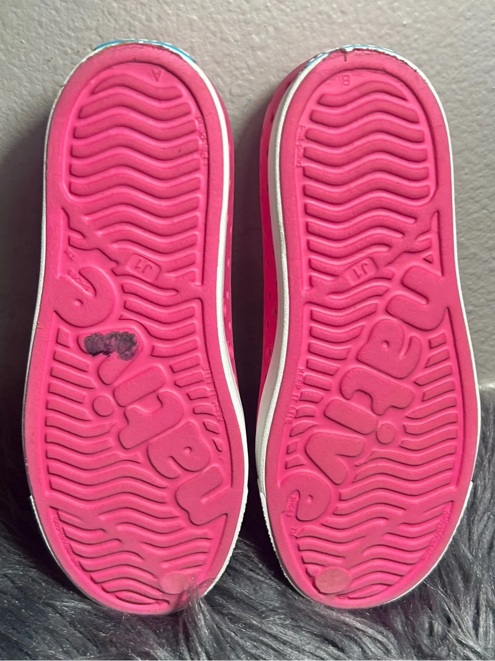 Native Jefferson Hollywood Pink/Shell White Pink Slip-On Water-Friendly Size J1